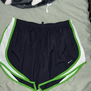 Nike Women’s M Dri-fit running short navy